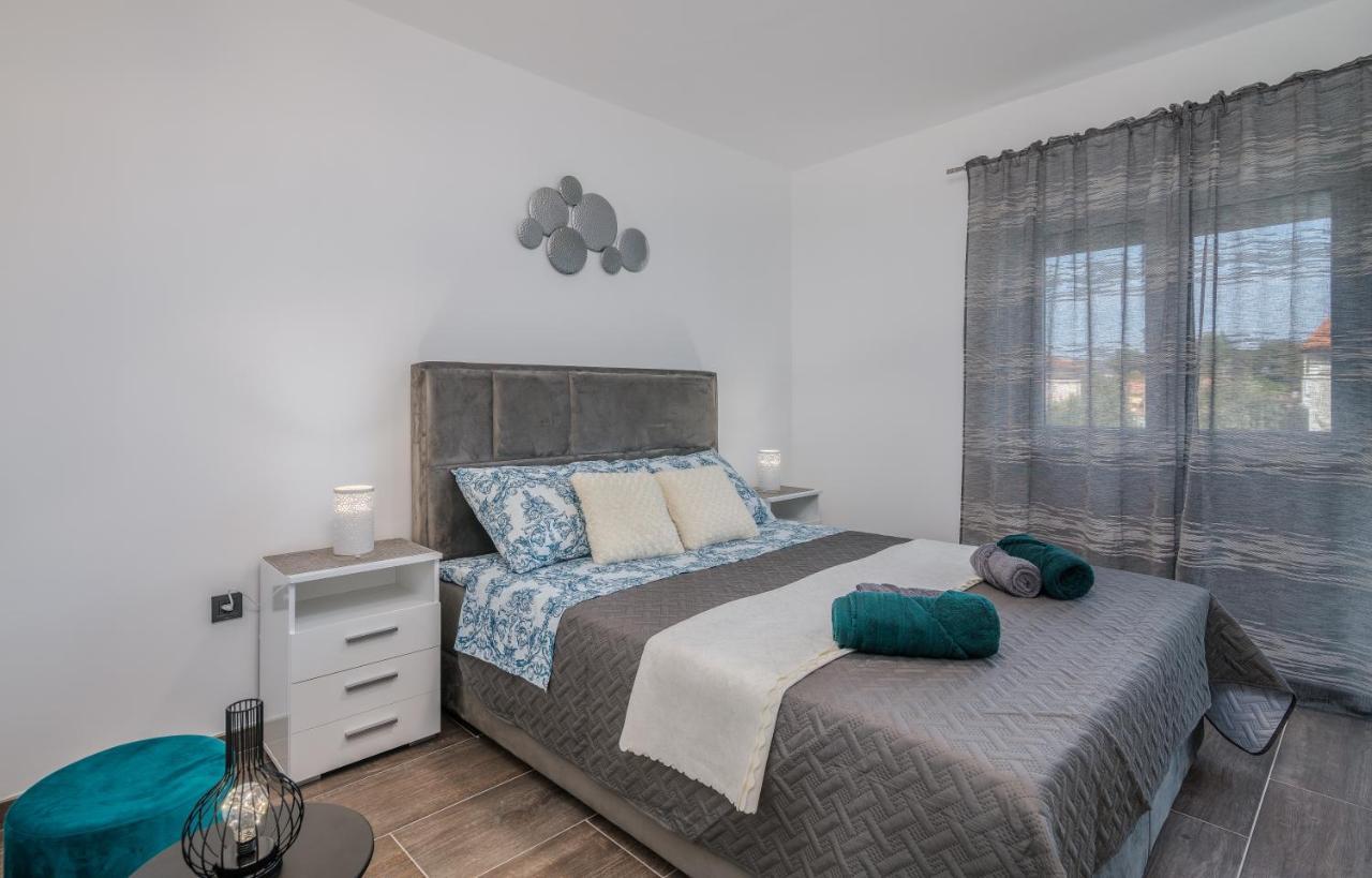 Apartman Luxury Lure Krk Town Exteriör bild