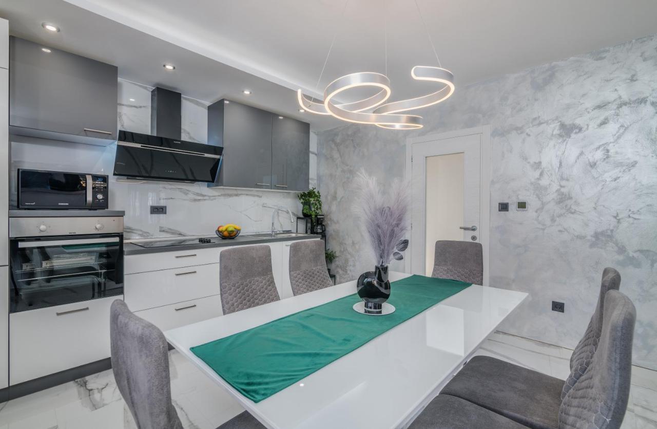 Apartman Luxury Lure Krk Town Exteriör bild
